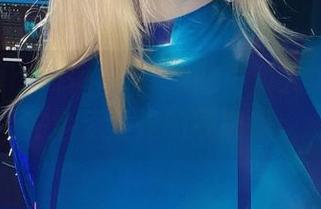 看！Alina Becker给的不知火舞美图，完全无圣光的层次感。